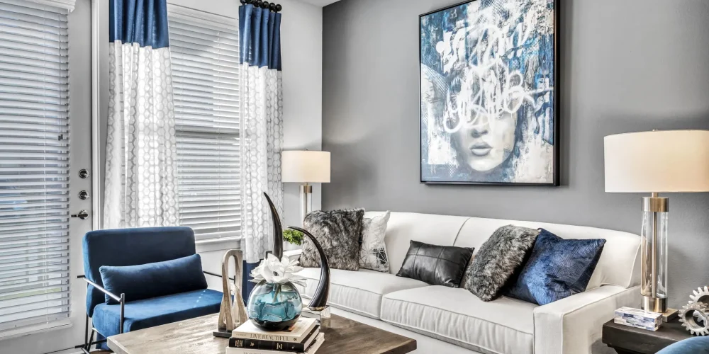 Axis Grand Crossing 1