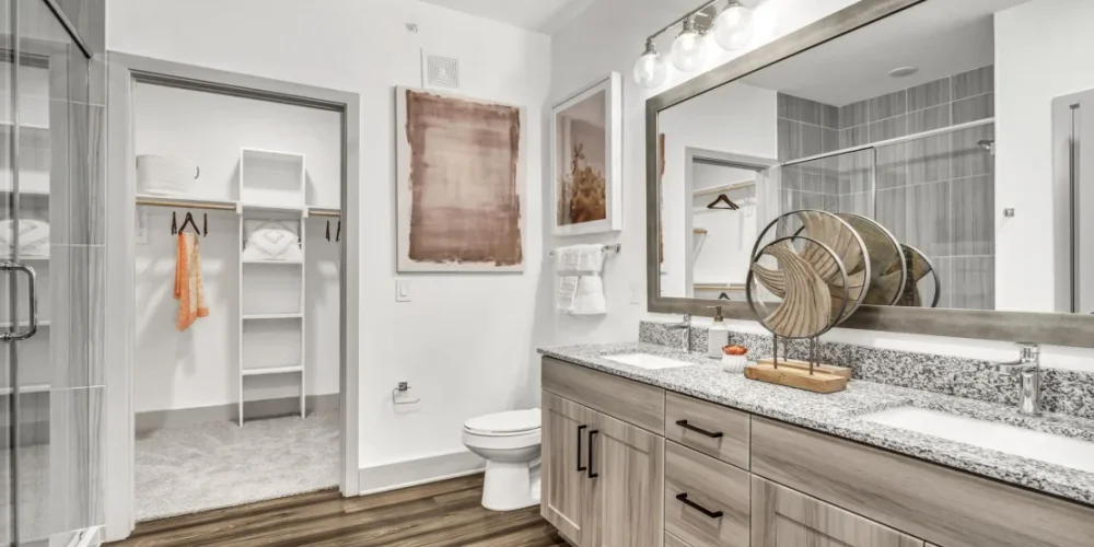 Axis Grand Crossing 3