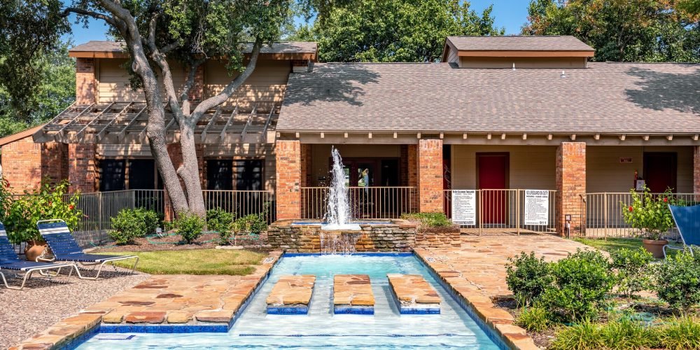 Clayton Pointe 5