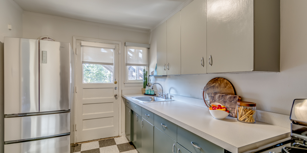 Hampton Plaza at Kessler Park 2