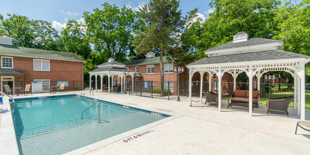 Hampton Plaza at Kessler Park 5