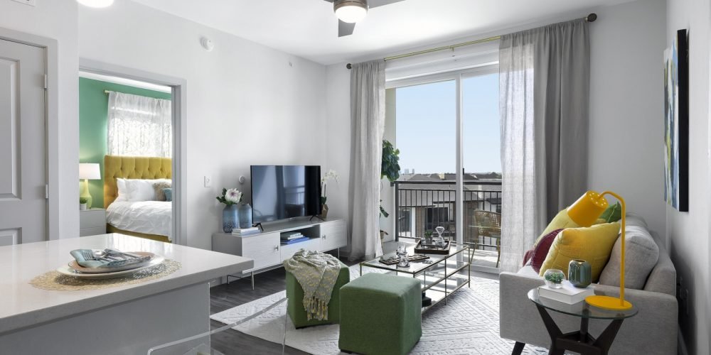 Korina at the Grove 1