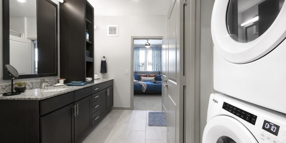 Korina at the Grove 3