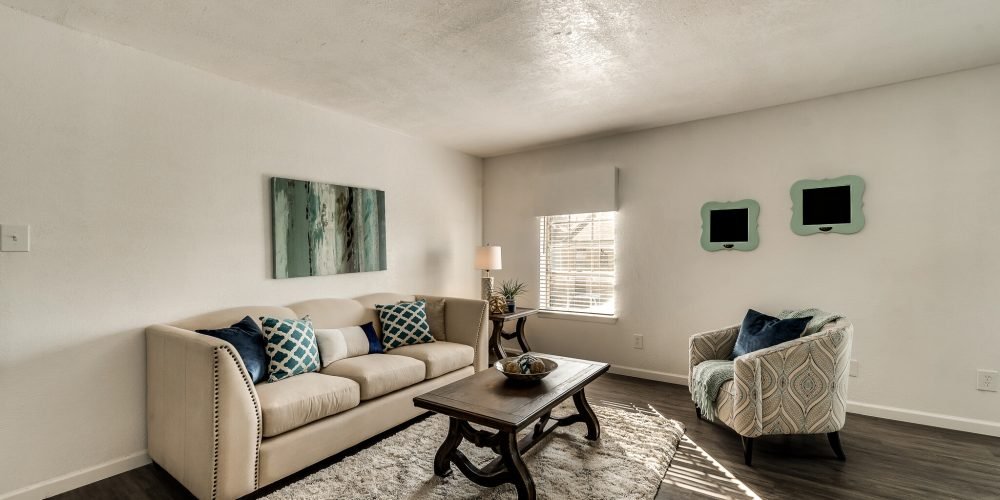 Shady Valley Square 1