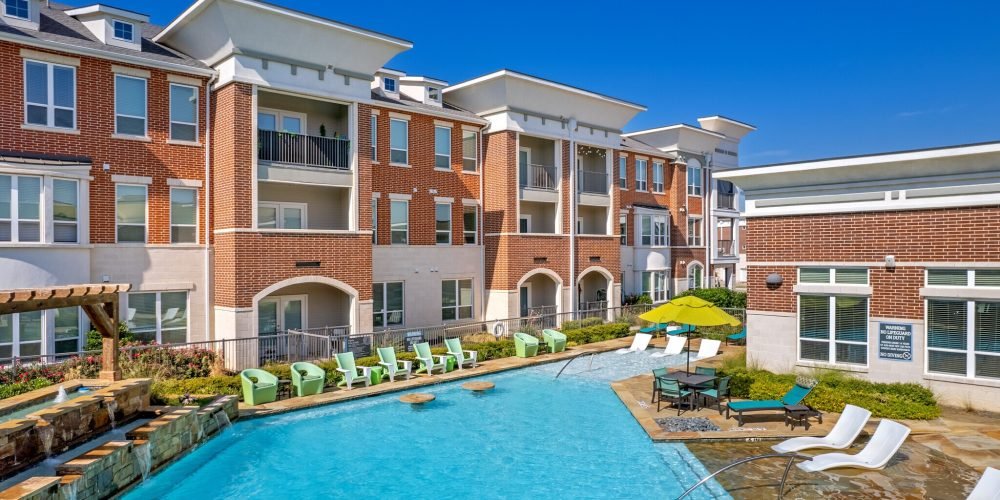 The Julian at South Pointe 5
