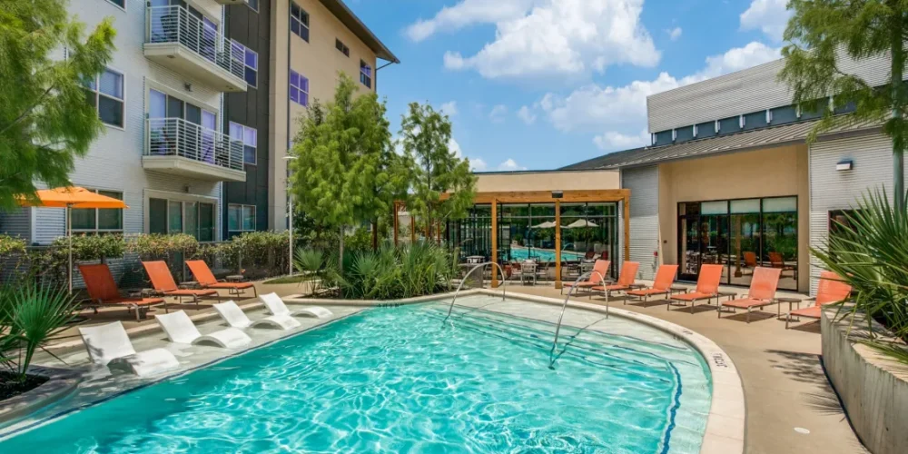 Yorktown Luxury 5